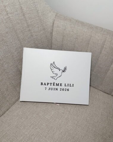 Livre d’or baptême personnalisé avec date et illustration