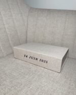 Boîte photo effet lin personnalisée – format 10x15 cm – Image 3