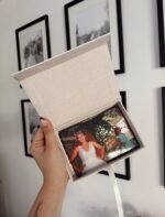 Boîte photo effet lin personnalisée – format 10x15 cm – Image 7